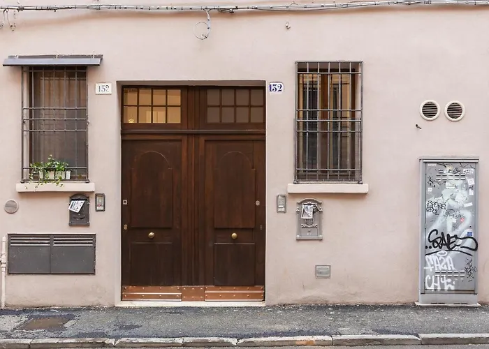 Ferrara Jungle Apartment